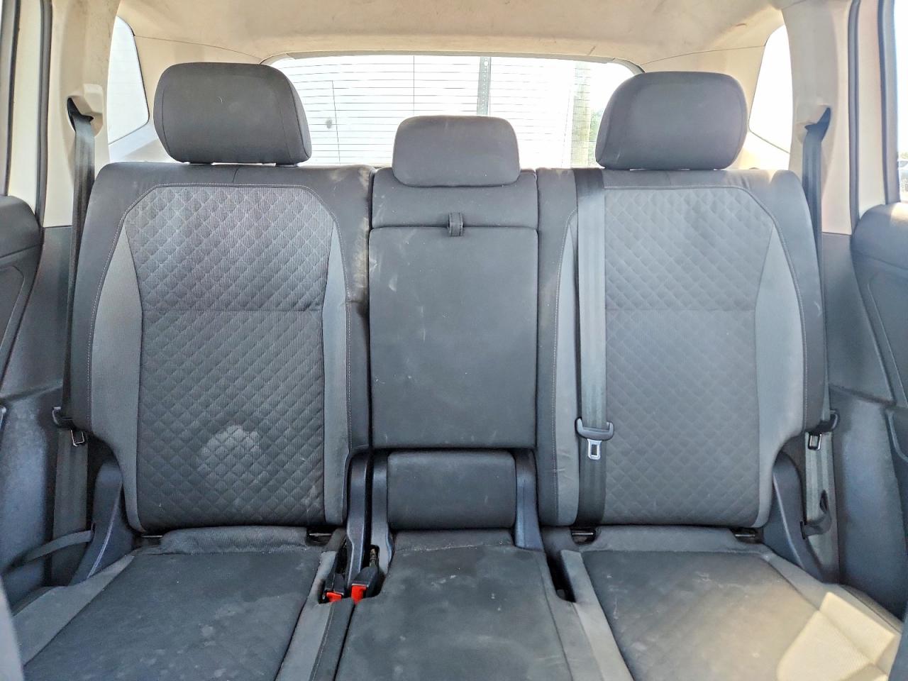 Volkswagen Tiguan S