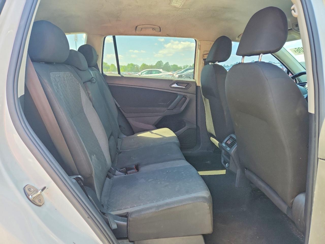Volkswagen Tiguan S