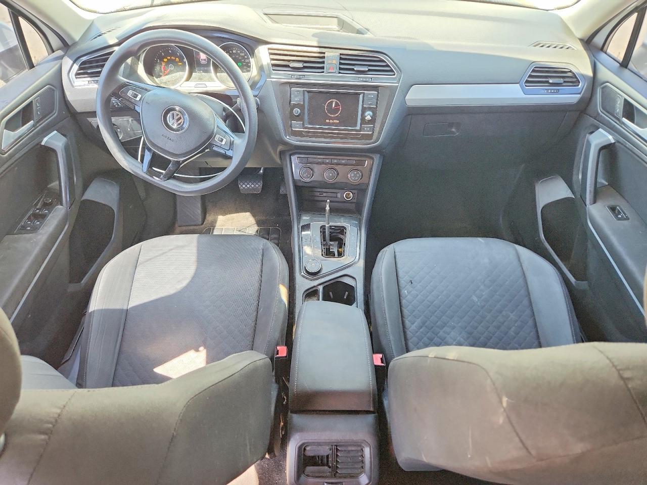 Volkswagen Tiguan S