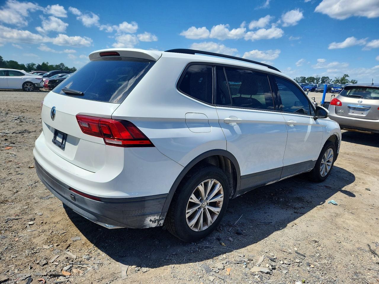 Volkswagen Tiguan S