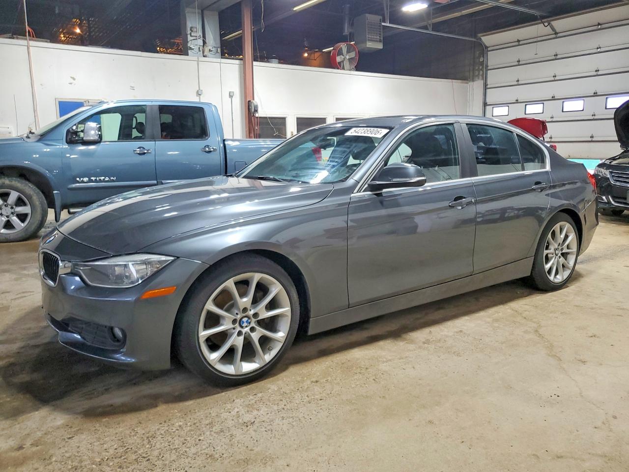 Salvage BMW 3 Series Image