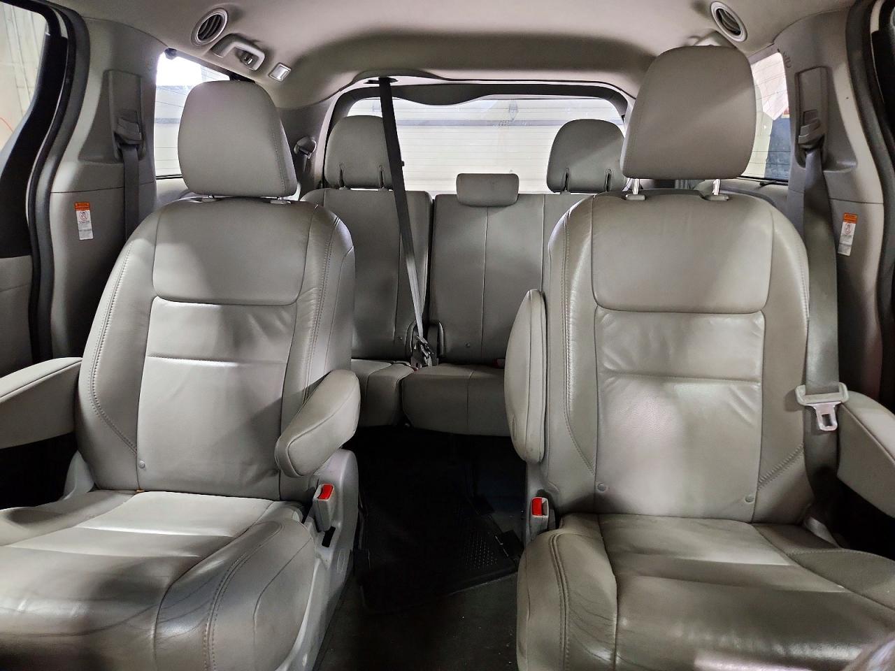 Toyota Sienna Xle 7-passenger