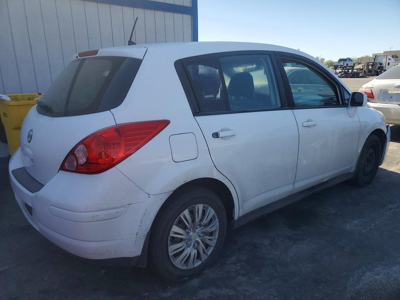 Nissan Versa 1.8 S
