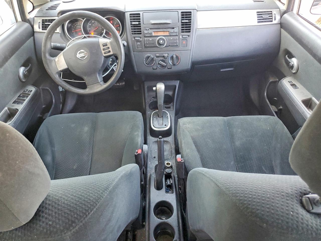 Nissan Versa 1.8 S