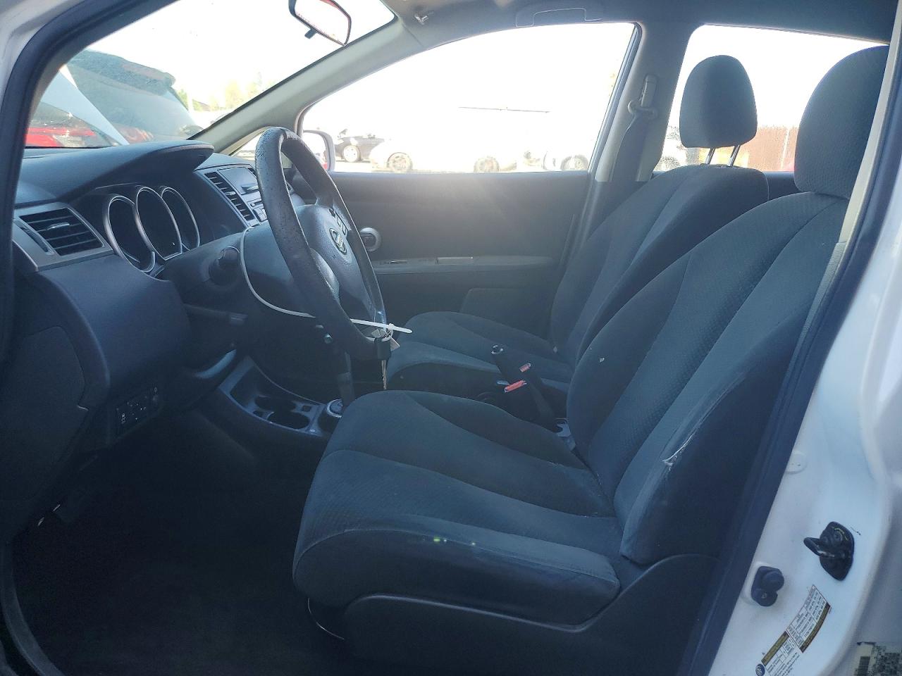 Nissan Versa 1.8 S