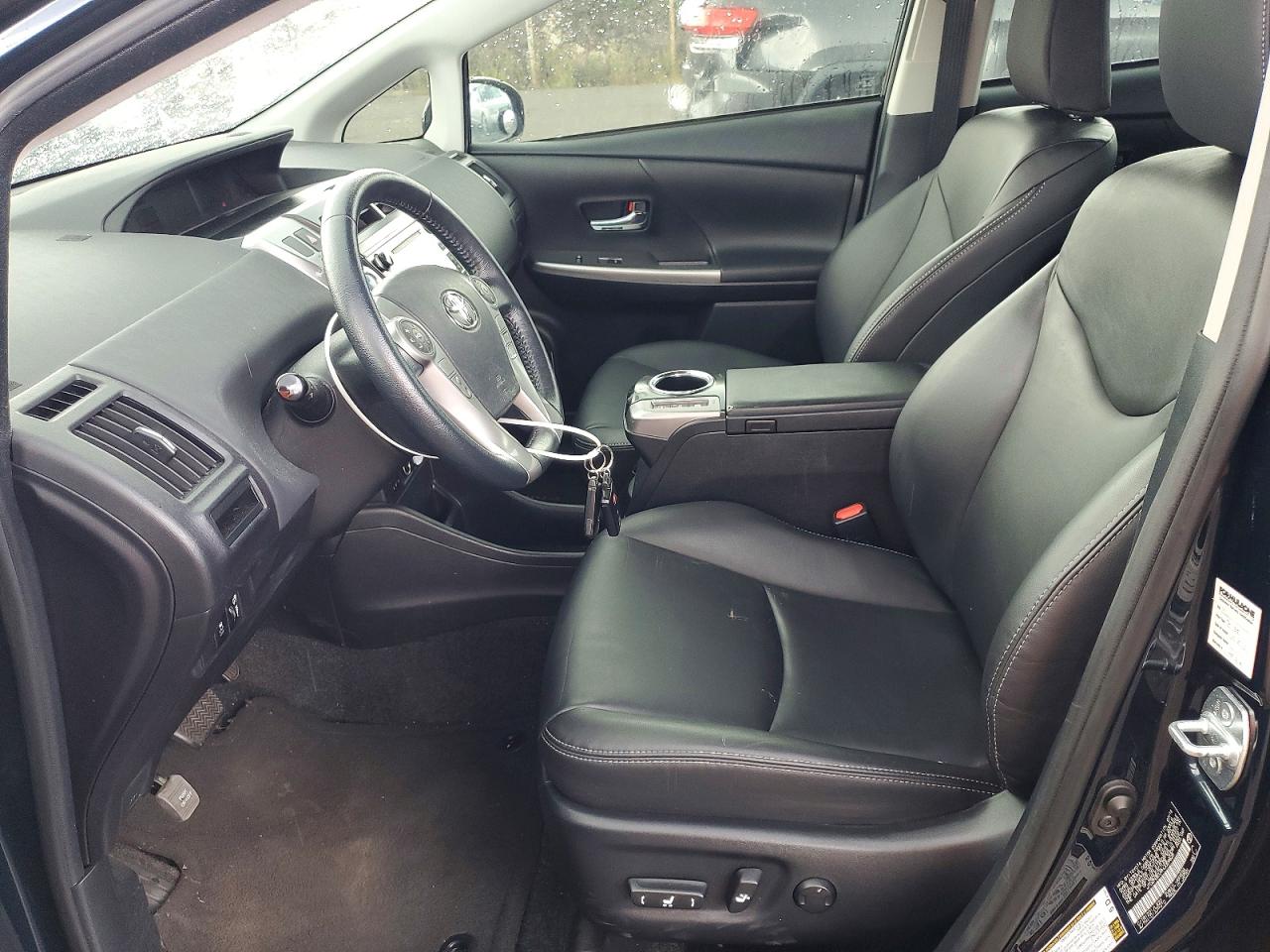 Toyota Prius v Two
