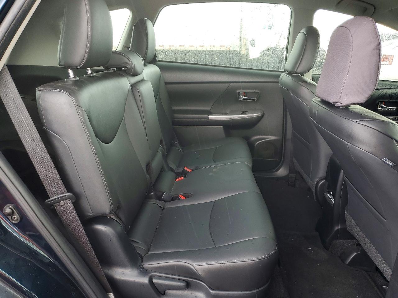 Toyota Prius v Two