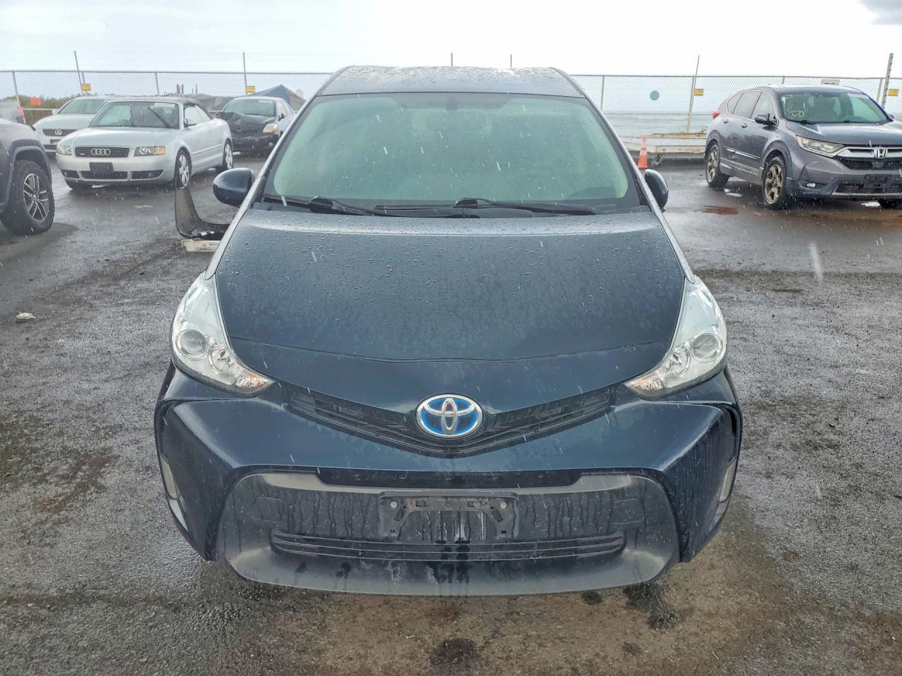Toyota Prius v Two