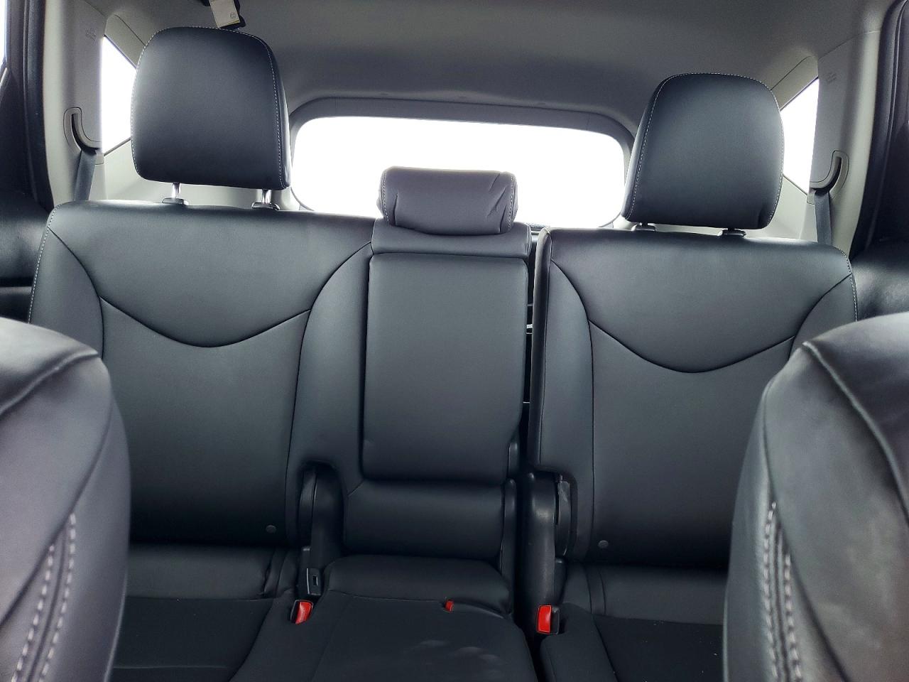 Toyota Prius v Two