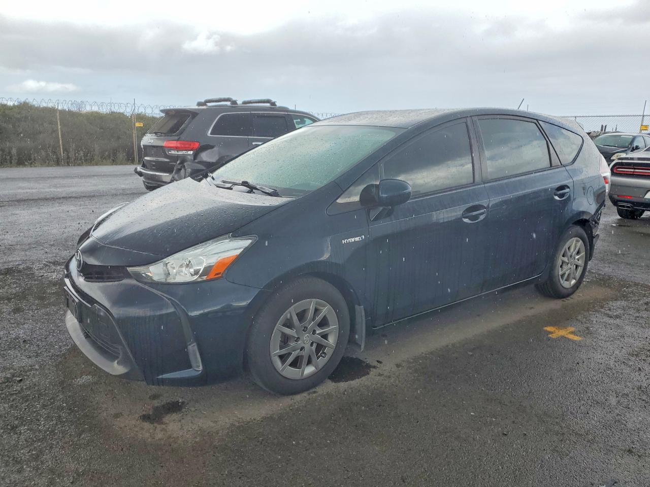 Salvage Toyota Prius v Image