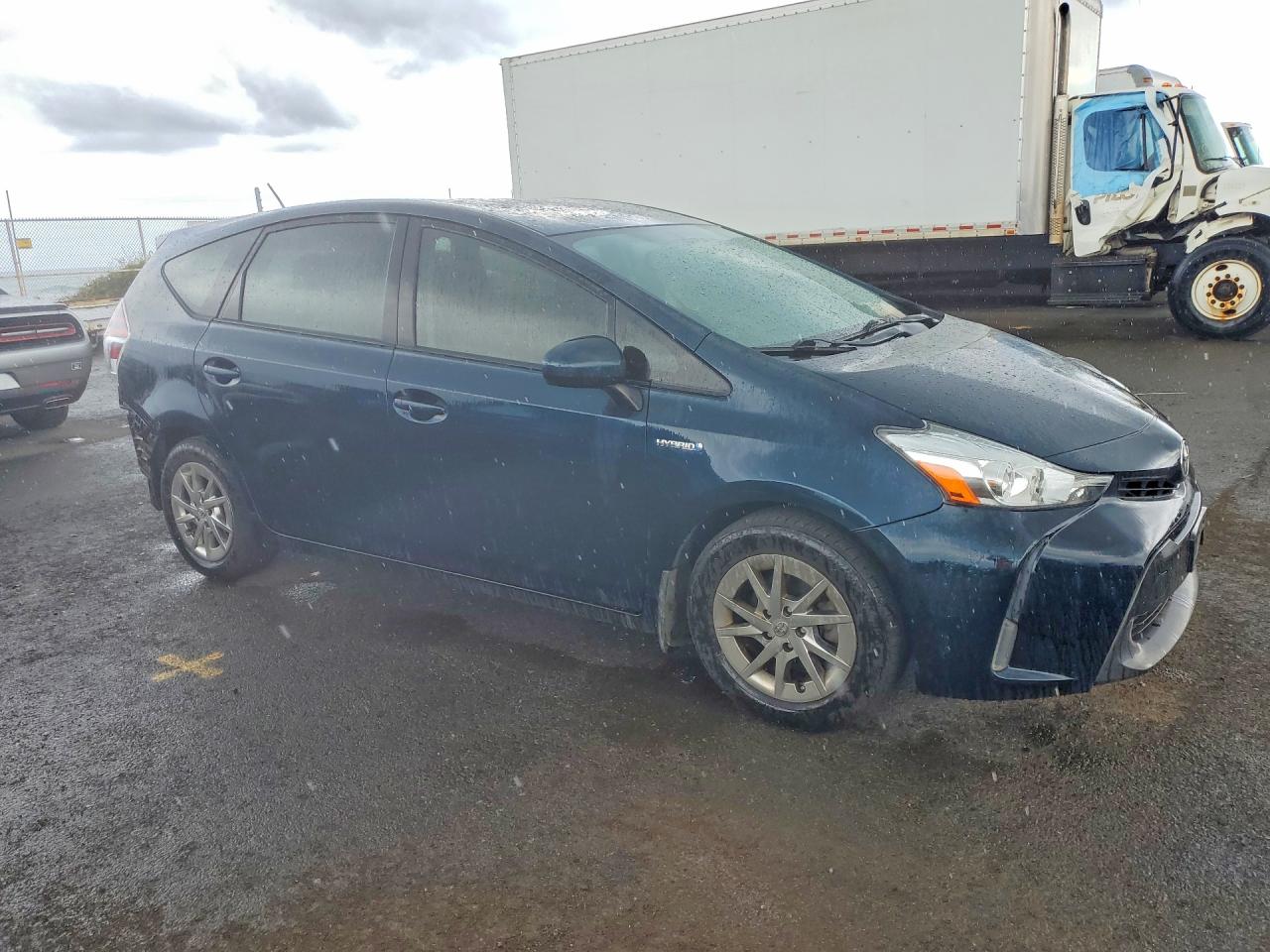 Toyota Prius v Two