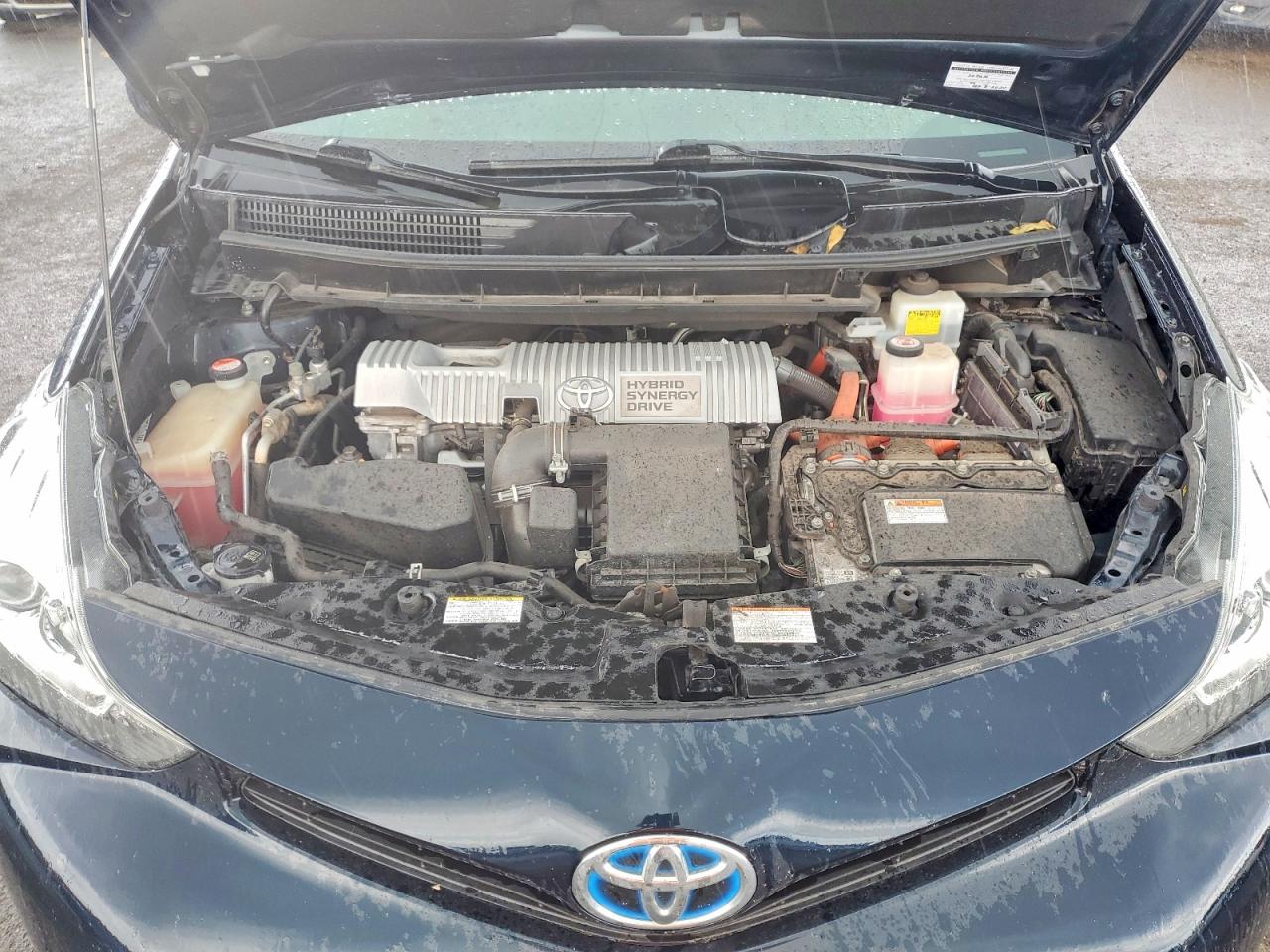 Toyota Prius v Two