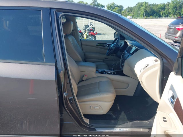 Nissan Pathfinder Platinum