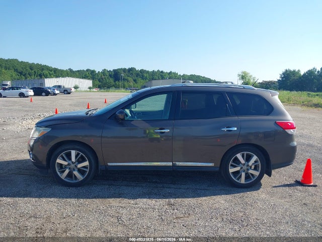 Nissan Pathfinder Platinum