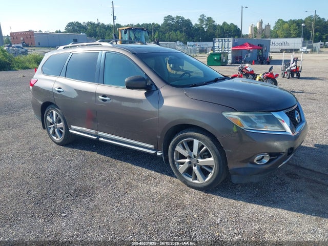 Salvage Nissan Pathfinder Image