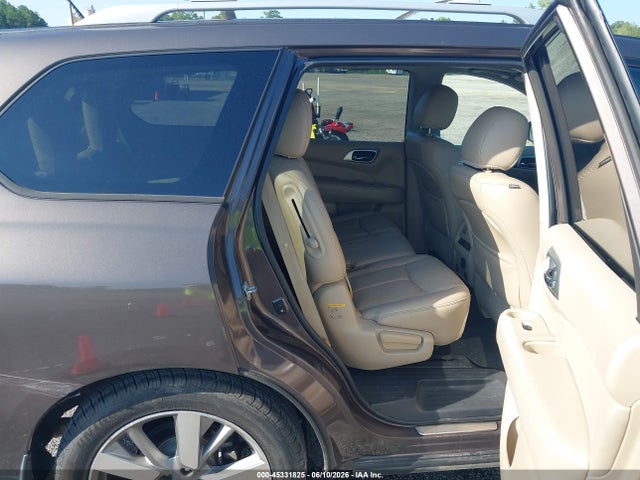 Nissan Pathfinder Platinum