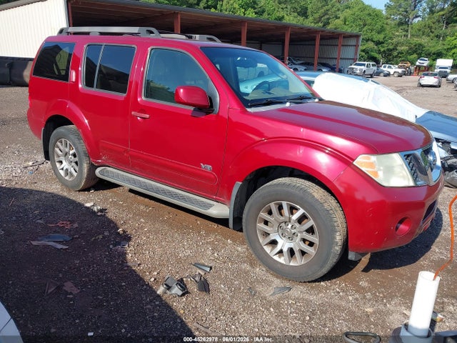 Salvage Nissan Pathfinder Image
