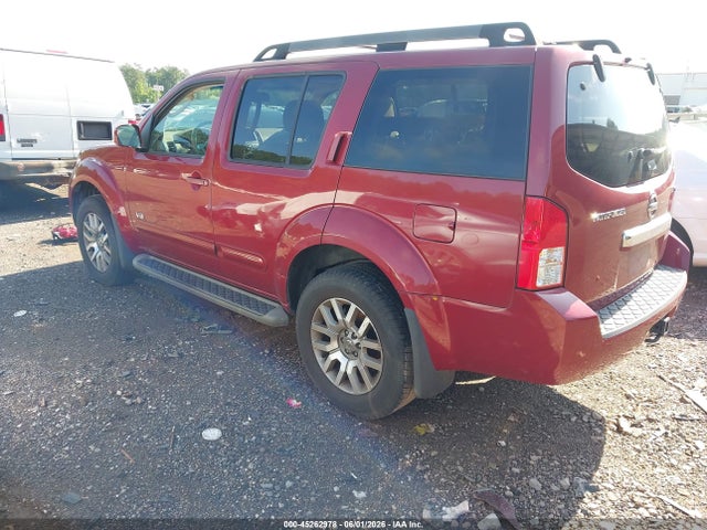 Nissan Pathfinder Se V8