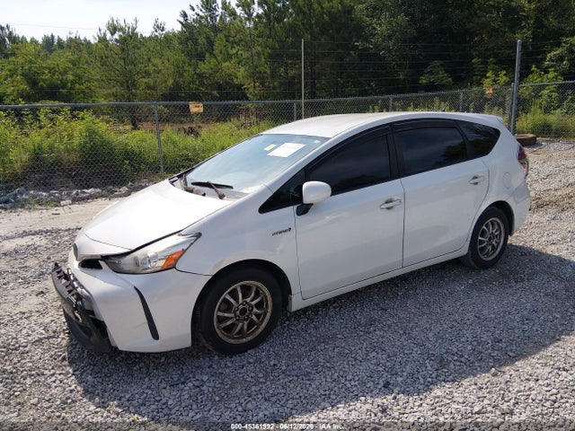 Toyota Prius v Two