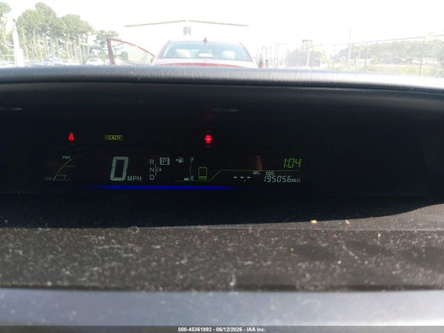 Toyota Prius v Two