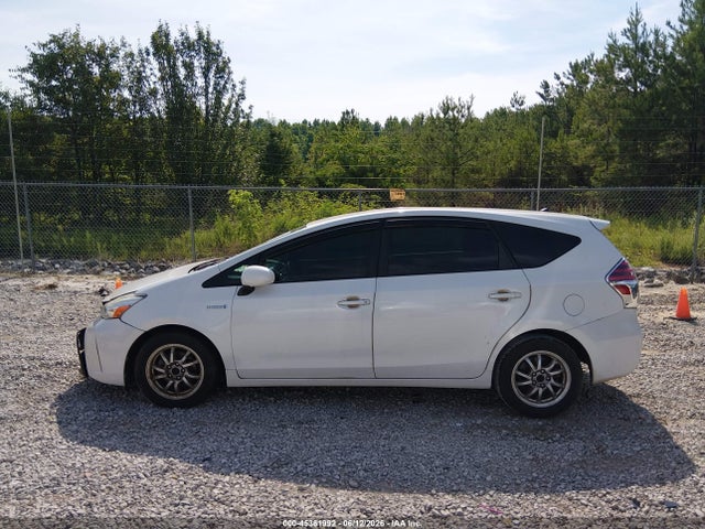 Toyota Prius v Two