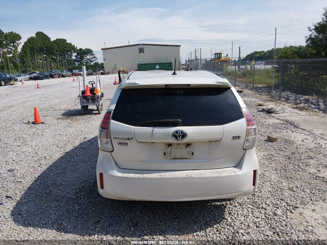 Toyota Prius v Two