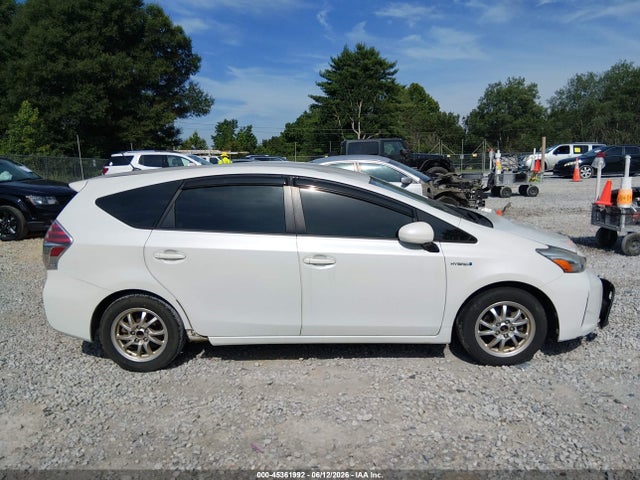 Toyota Prius v Two
