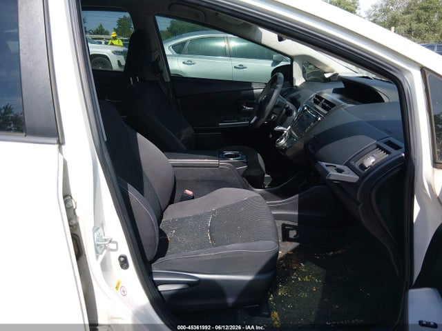 Toyota Prius v Two
