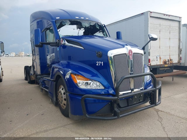 Salvage Kenworth T680 Image