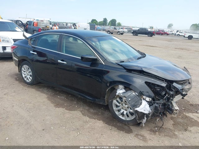 Salvage Nissan Altima Image