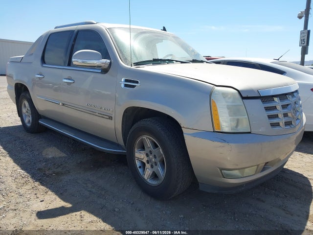 Salvage Cadillac Escalade Image