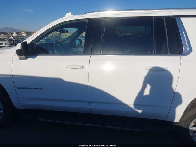 Chevrolet Suburban 2wd Lt