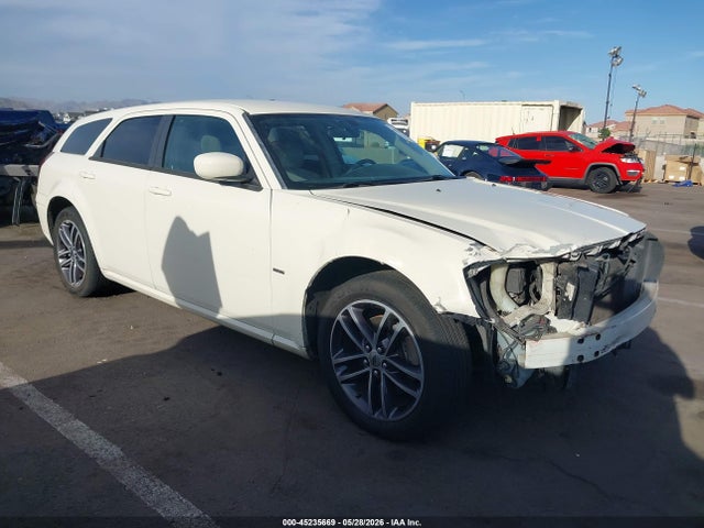 Salvage Dodge Magnum Image