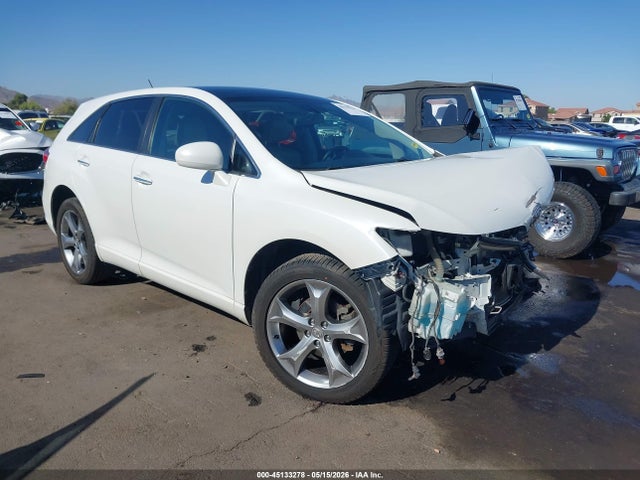 Salvage Toyota Venza Image