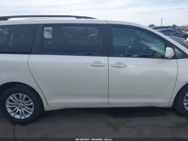 Toyota Sienna Xle 8 Passenger