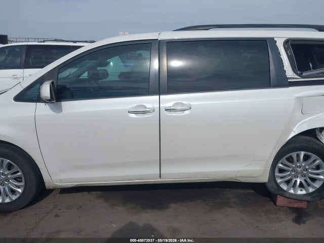 Toyota Sienna Xle 8 Passenger