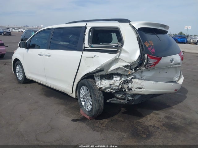 Toyota Sienna Xle 8 Passenger