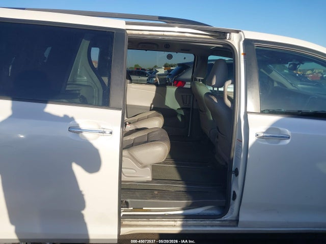 Toyota Sienna Xle 8 Passenger