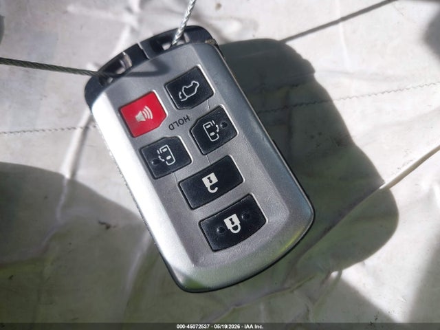 Toyota Sienna Xle 8 Passenger
