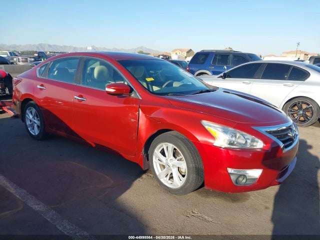 Salvage Nissan Altima Image