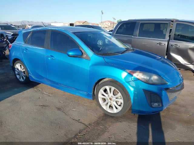 Salvage Mazda Mazda3 Image