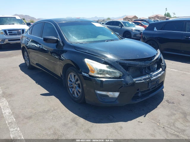 Salvage Nissan Altima Image