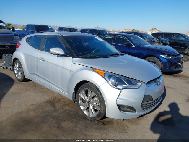 Salvage Hyundai VELOSTER Image