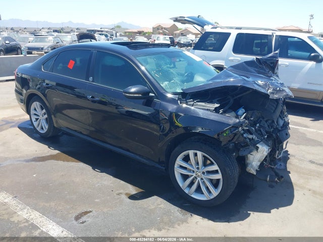 Salvage Volkswagen Passat Image
