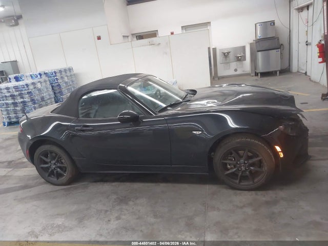 Mazda MX-5 Miata Sport