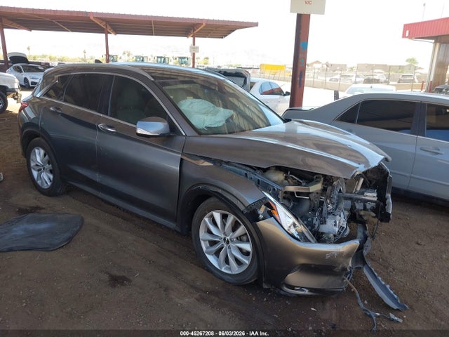 Salvage INFINITI Qx Image