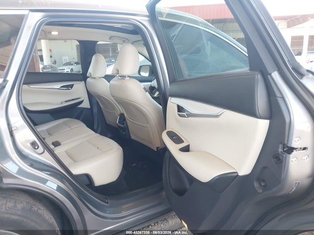 INFINITI Qx Essential