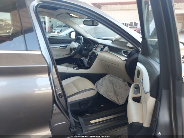 INFINITI Qx Essential