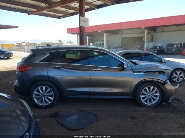 INFINITI Qx Essential