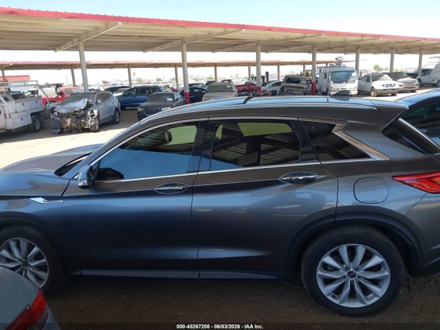 INFINITI Qx Essential